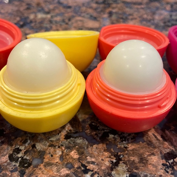 EOS Egg lip balm sphere gloss Bundle of 5 - Picture 4 of 5